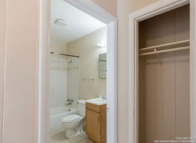 827 winnipeg, San Antonio, TX 78225