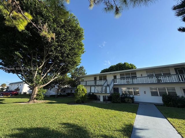 243 Sheffield J 243, West Palm Beach, FL 33417
