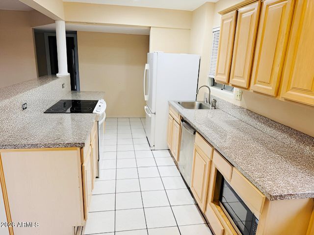 13705 N 98TH Avenue B, Sun City, AZ 85351