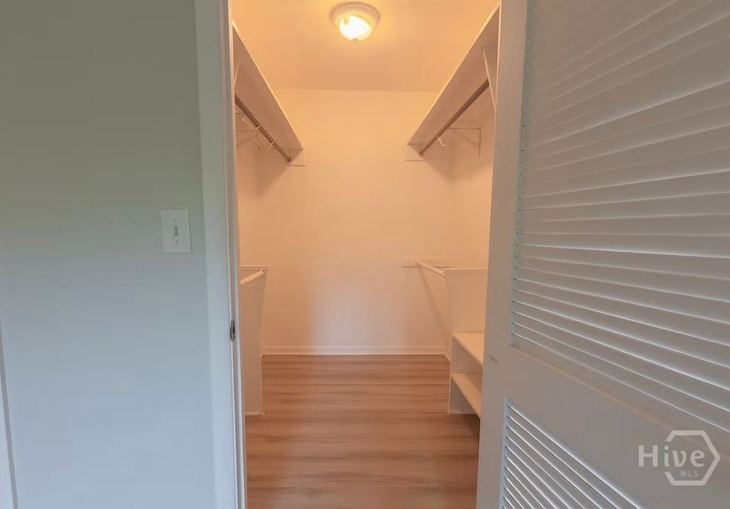 Image 13 of property listing at 1514 Whitney Road, Savannah, GA 31406