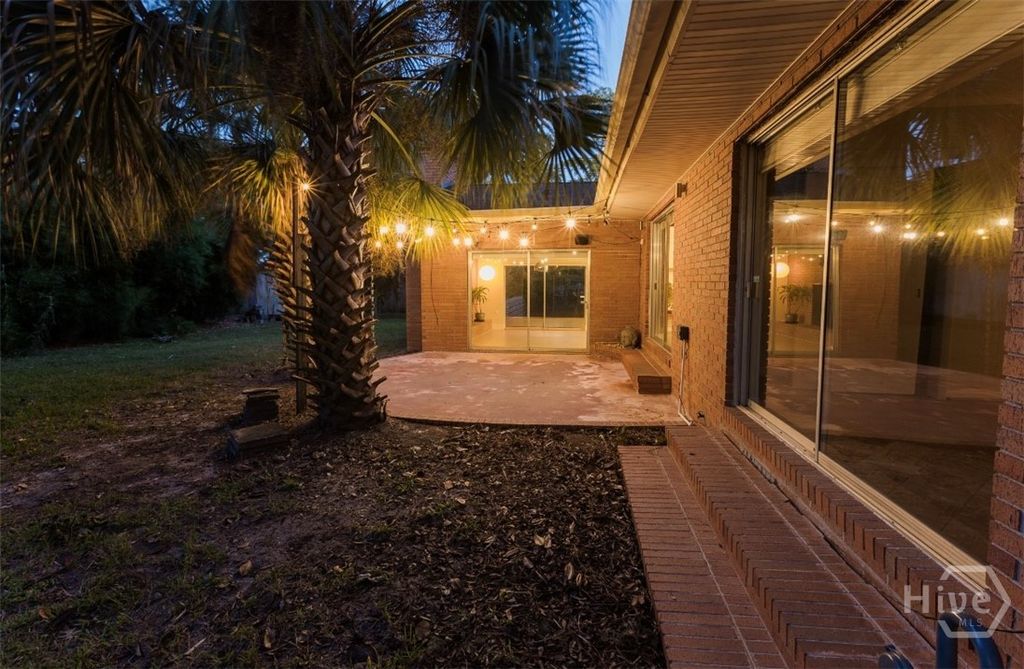 Image 15 of property listing at 1514 Whitney Road, Savannah, GA 31406