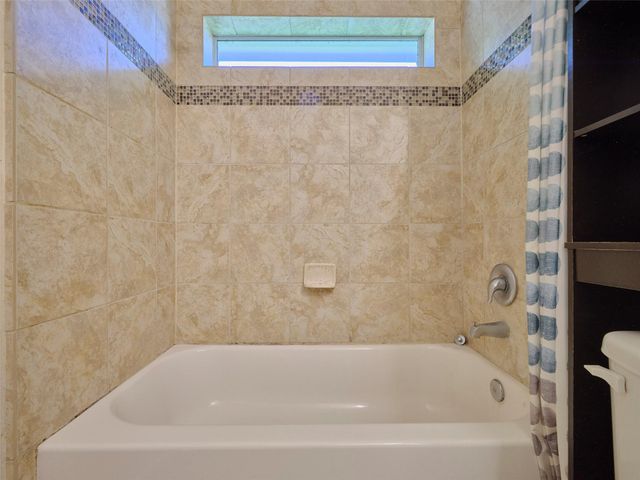 1284 Pinto Pass, Alvin, TX 77511