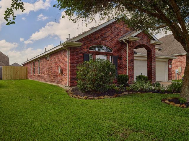 1284 Pinto Pass, Alvin, TX 77511