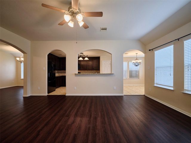 1284 Pinto Pass, Alvin, TX 77511