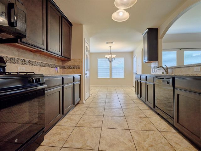 1284 Pinto Pass, Alvin, TX 77511