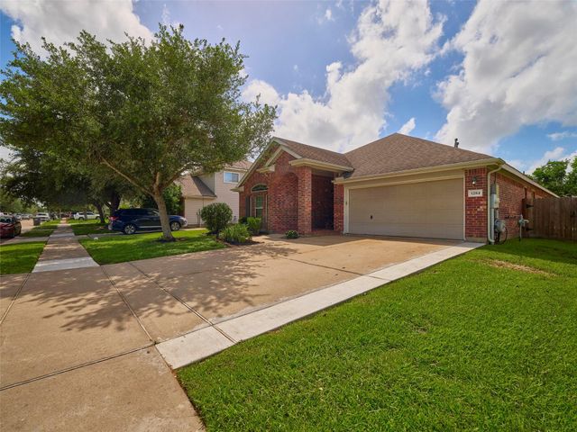 1284 Pinto Pass, Alvin, TX 77511