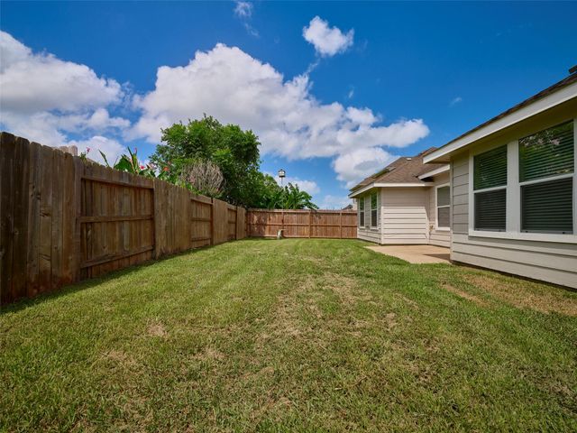 1284 Pinto Pass, Alvin, TX 77511
