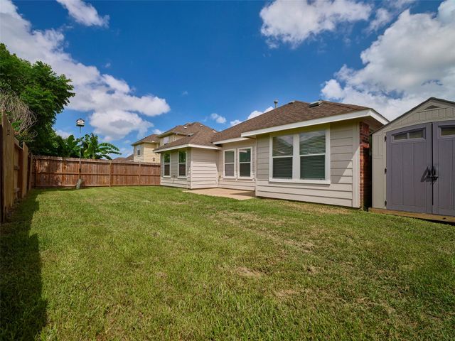 1284 Pinto Pass, Alvin, TX 77511