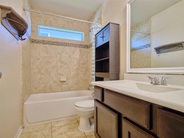 1284 Pinto Pass, Alvin, TX 77511