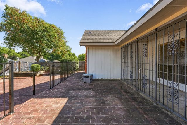 1525 Nettleton Drive, Desoto, TX 75115