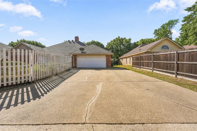 1525 Nettleton Drive, Desoto, TX 75115