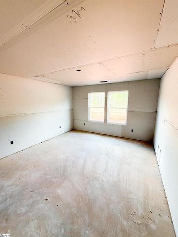 84 Henderson Road, Gray Court, SC 29645