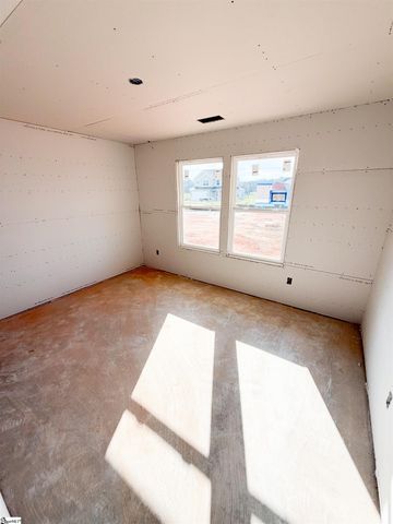 84 Henderson Road, Gray Court, SC 29645