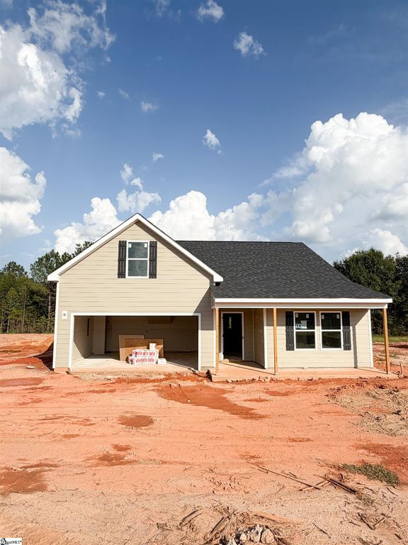 84 Henderson Road, Gray Court, SC 29645