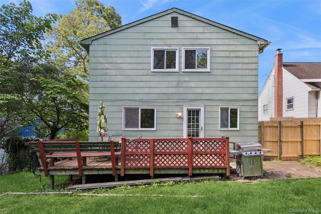 244 Lakeside Trail, Ridge, NY 11961
