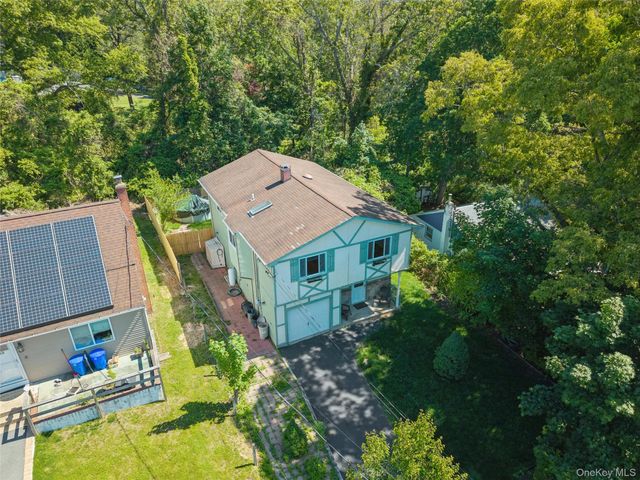 244 Lakeside Trail, Ridge, NY 11961