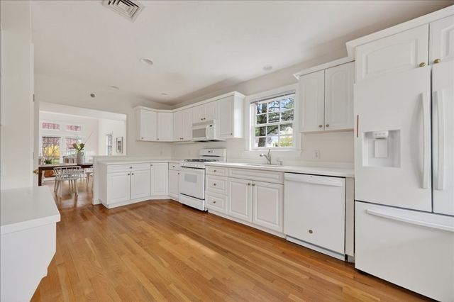14 Whiting Lane 14, Hingham, MA 02043