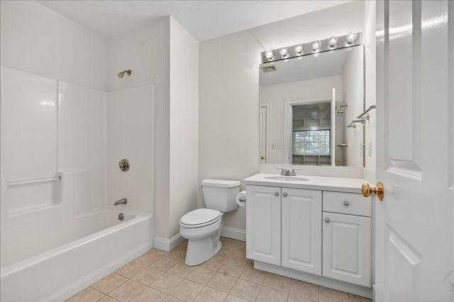 14 Whiting Lane 14, Hingham, MA 02043