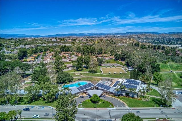 19334 Oak Crossing, Newhall, CA 91321