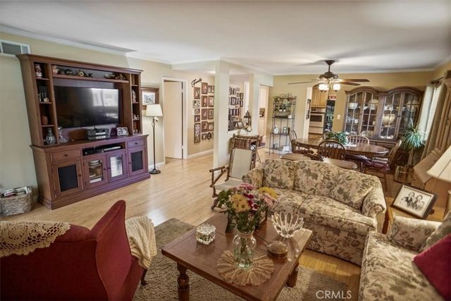 19334 Oak Crossing, Newhall, CA 91321