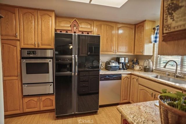 19334 Oak Crossing, Newhall, CA 91321