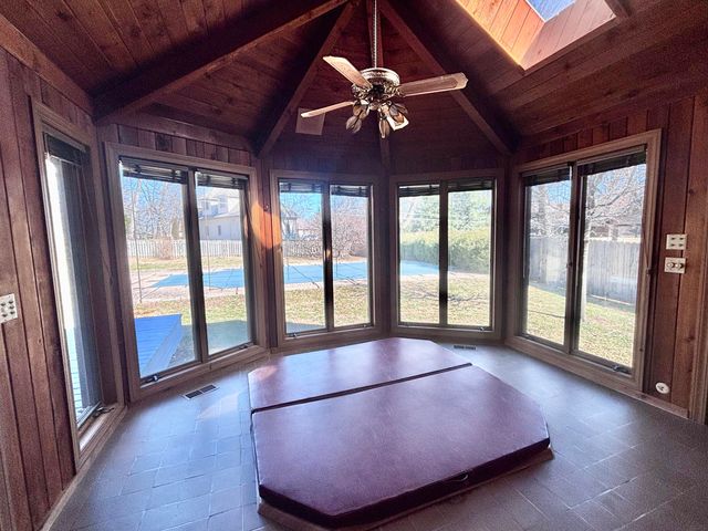 1456 S Bright Oak Avenue, Springfield, MO 65809