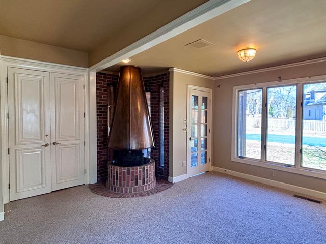 1456 S Bright Oak Avenue, Springfield, MO 65809