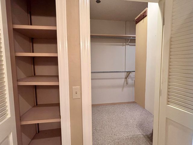 1456 S Bright Oak Avenue, Springfield, MO 65809