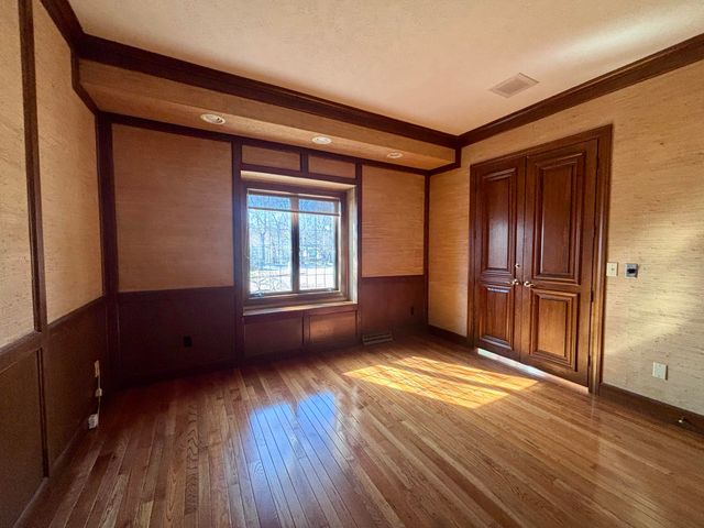 1456 S Bright Oak Avenue, Springfield, MO 65809