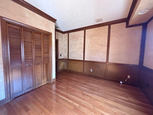 1456 S Bright Oak Avenue, Springfield, MO 65809