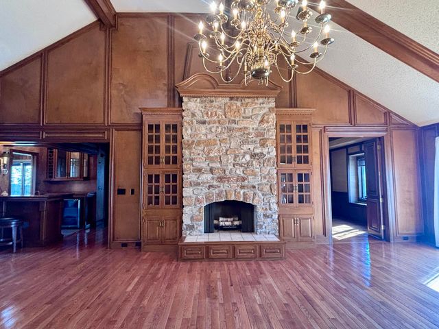 1456 S Bright Oak Avenue, Springfield, MO 65809