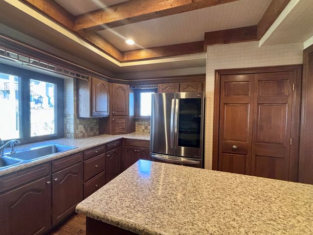 1456 S Bright Oak Avenue, Springfield, MO 65809