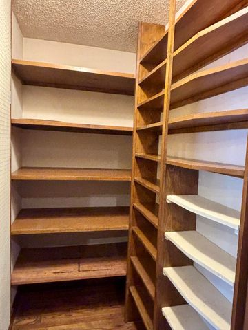 1456 S Bright Oak Avenue, Springfield, MO 65809