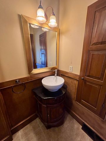 1456 S Bright Oak Avenue, Springfield, MO 65809