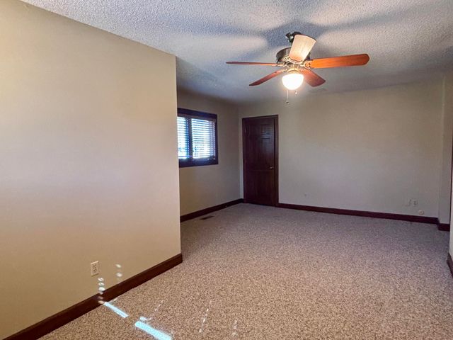 1456 S Bright Oak Avenue, Springfield, MO 65809