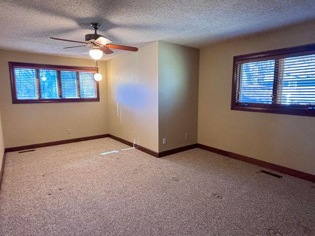 1456 S Bright Oak Avenue, Springfield, MO 65809