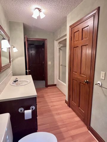 1456 S Bright Oak Avenue, Springfield, MO 65809