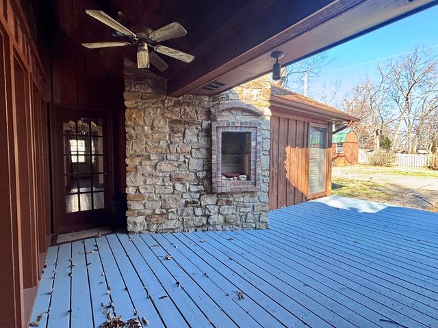 1456 S Bright Oak Avenue, Springfield, MO 65809