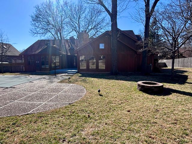 1456 S Bright Oak Avenue, Springfield, MO 65809