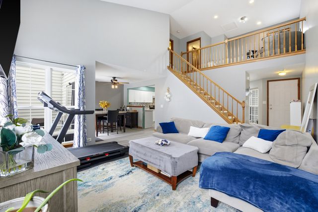 36106 N Springbrook Lane, Gurnee, IL 60031