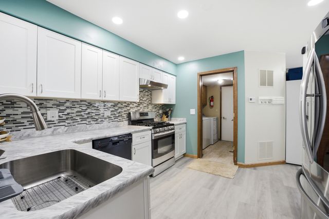 36106 N Springbrook Lane, Gurnee, IL 60031