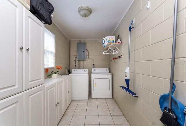 11 S UNIVERSITY CIRCLE, Deland, FL 32724