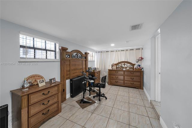 11021 SW 4th St, Sweetwater, FL 33174