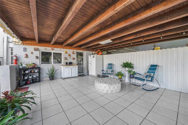 11021 SW 4th St, Sweetwater, FL 33174