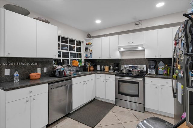 11021 SW 4th St, Sweetwater, FL 33174