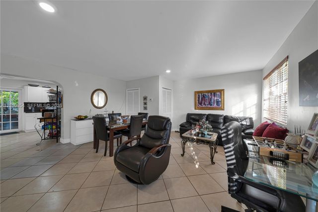 11021 SW 4th St, Sweetwater, FL 33174