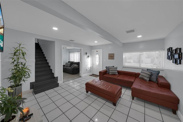 11021 SW 4th St, Sweetwater, FL 33174
