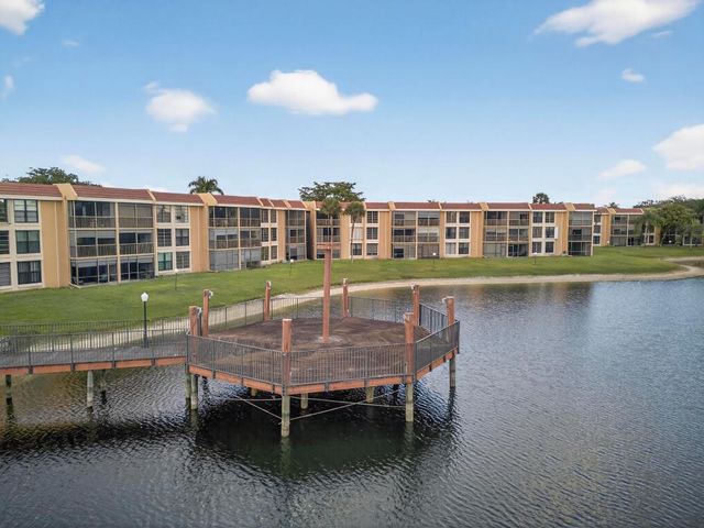 5611 Coral Lake Drive 111, Margate, FL 33063