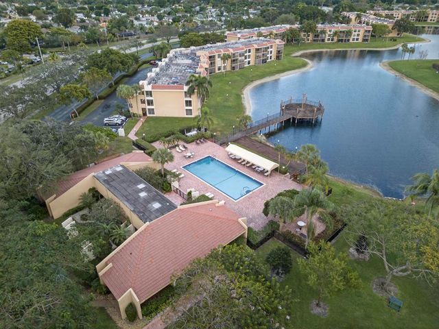 5611 Coral Lake Drive 111, Margate, FL 33063