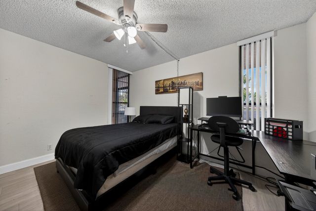 5611 Coral Lake Drive 111, Margate, FL 33063